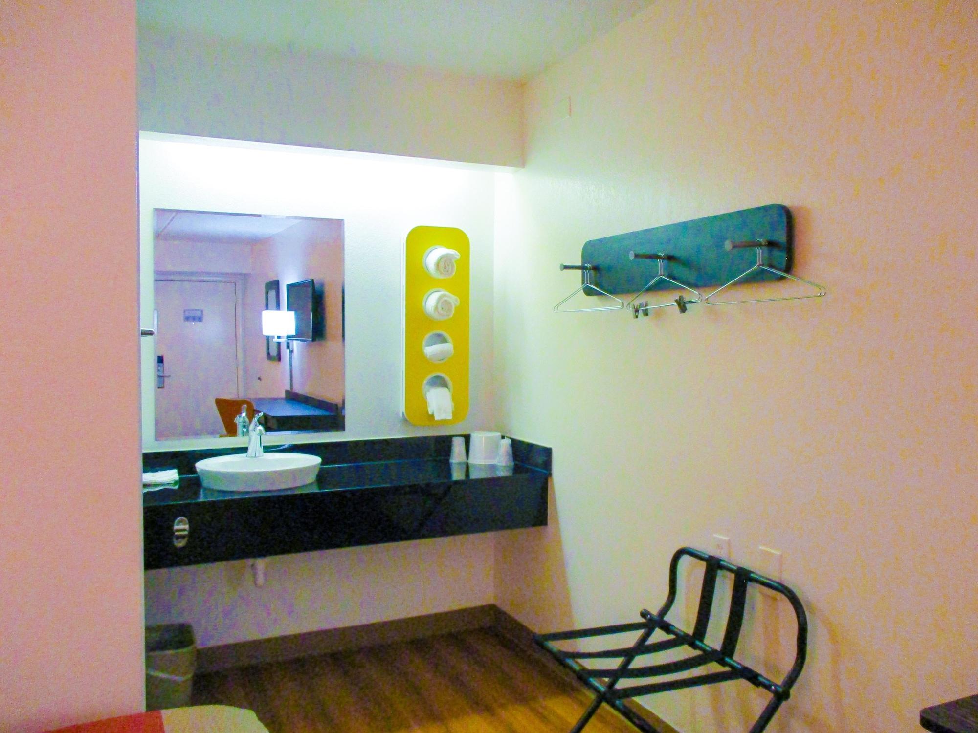 Motel 6-Memphis, Tn - Downtown Eksteriør billede